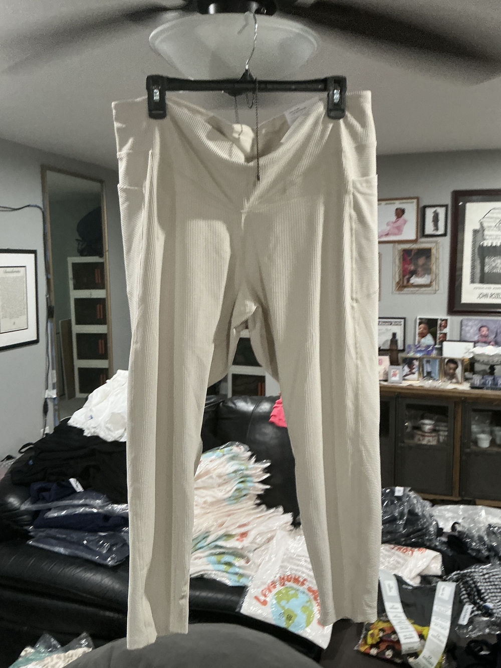 Old Navy 2-Piece Active Set 2X Black Vest Beige Leggings - Picture 4 of 5